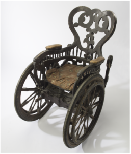Foto oude rolstoel