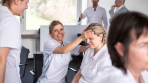 Studenten oefenen bij HypnoMed Acute en Geplande Zorg dag 3 en 4