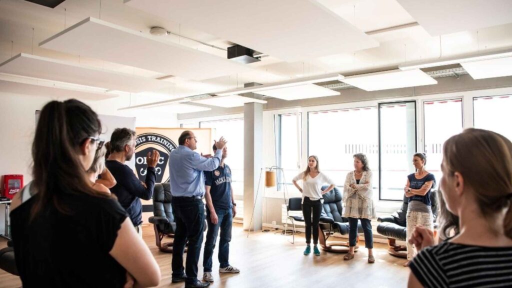Klassikaal oefenen bij Flits en snelle hypnose inducties seminar