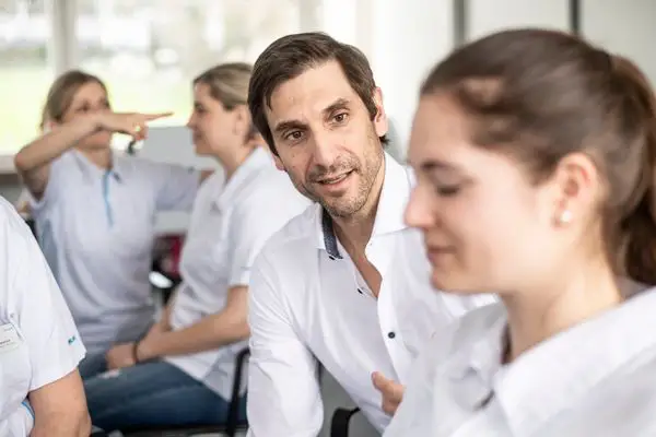 For whom are the hypnotherapy courses intended